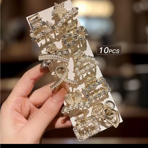 Elegant Gold Hair Clip Collection
0424 - Picture 3 of 10